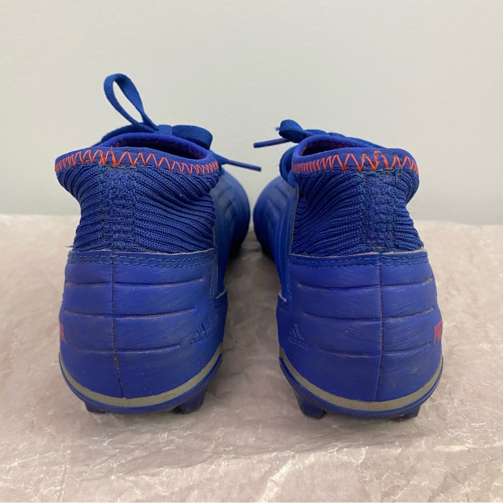 Youth Adidas Predator Cleats - Big Kids Size 4 - Picture 6 of 8